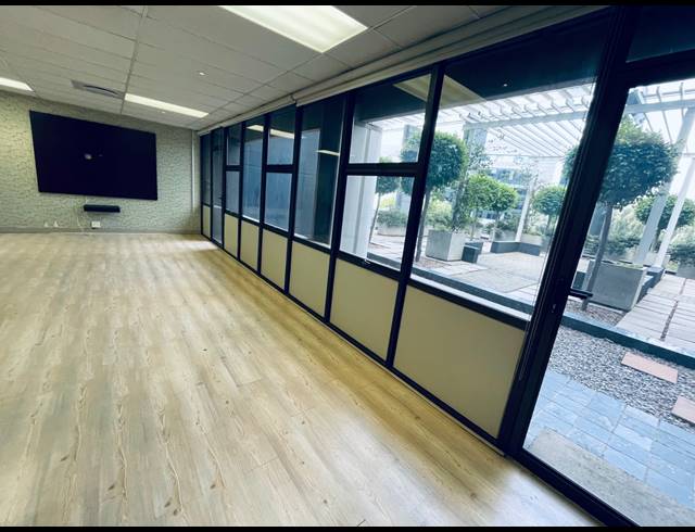 712M² OFFICE TO LET IN SANDTON CENTRAL